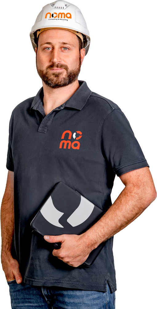 Marcel Kaufmann von NoMa Tech mit Taglett und Bauhelm